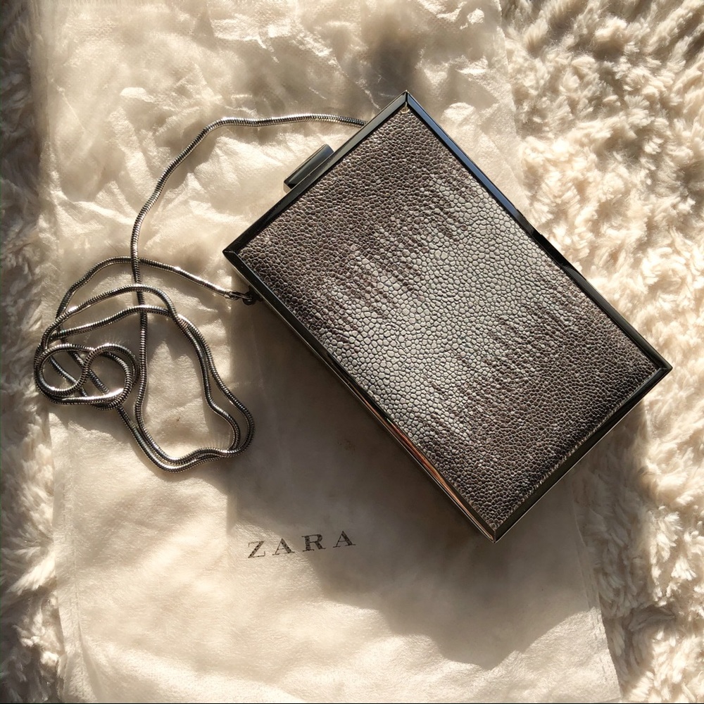 🌟Zara Evening Metal Clutch with Leather Detailing